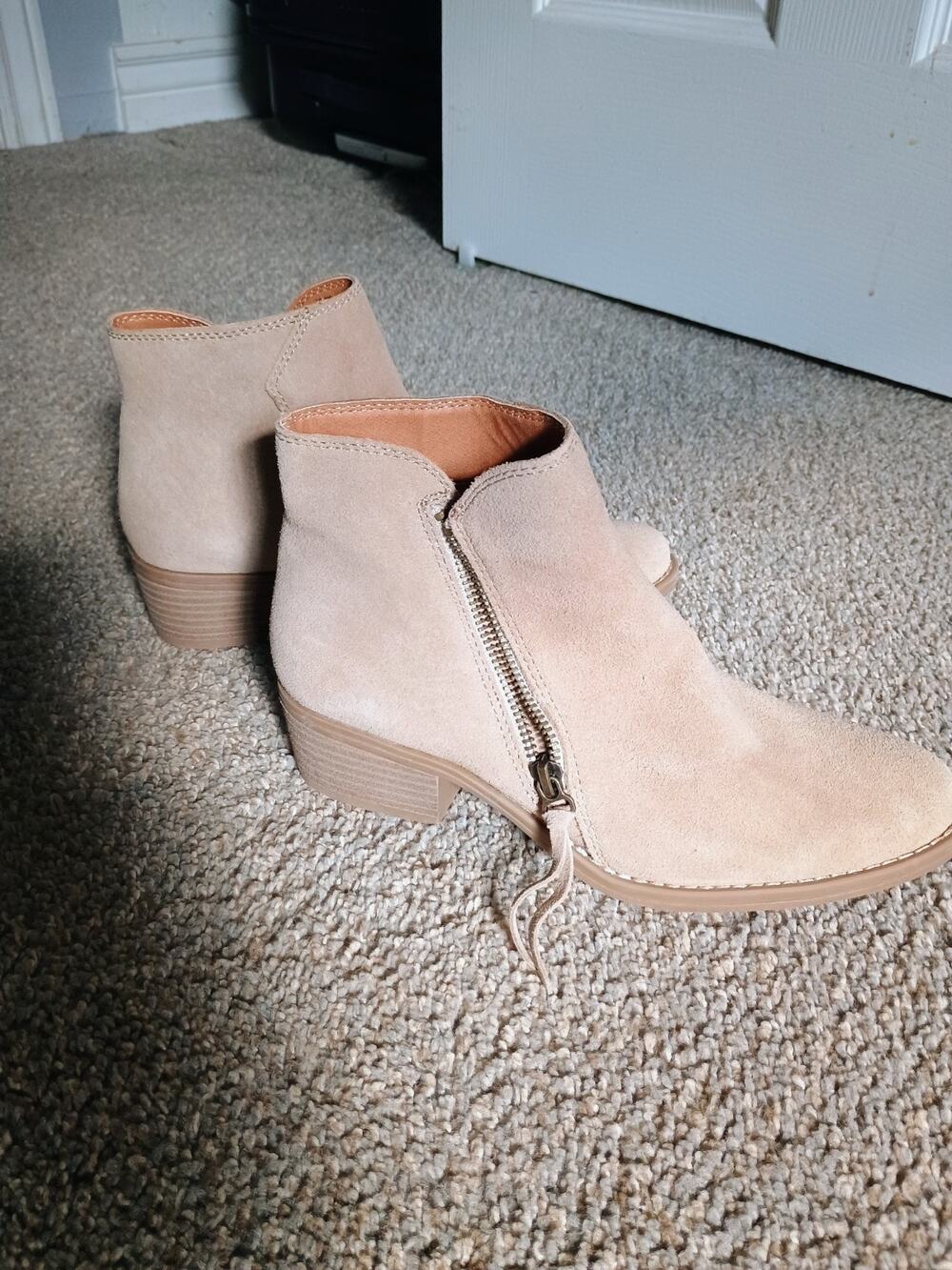 White Mountain Tan Suede Ankle Booties Women Size 7